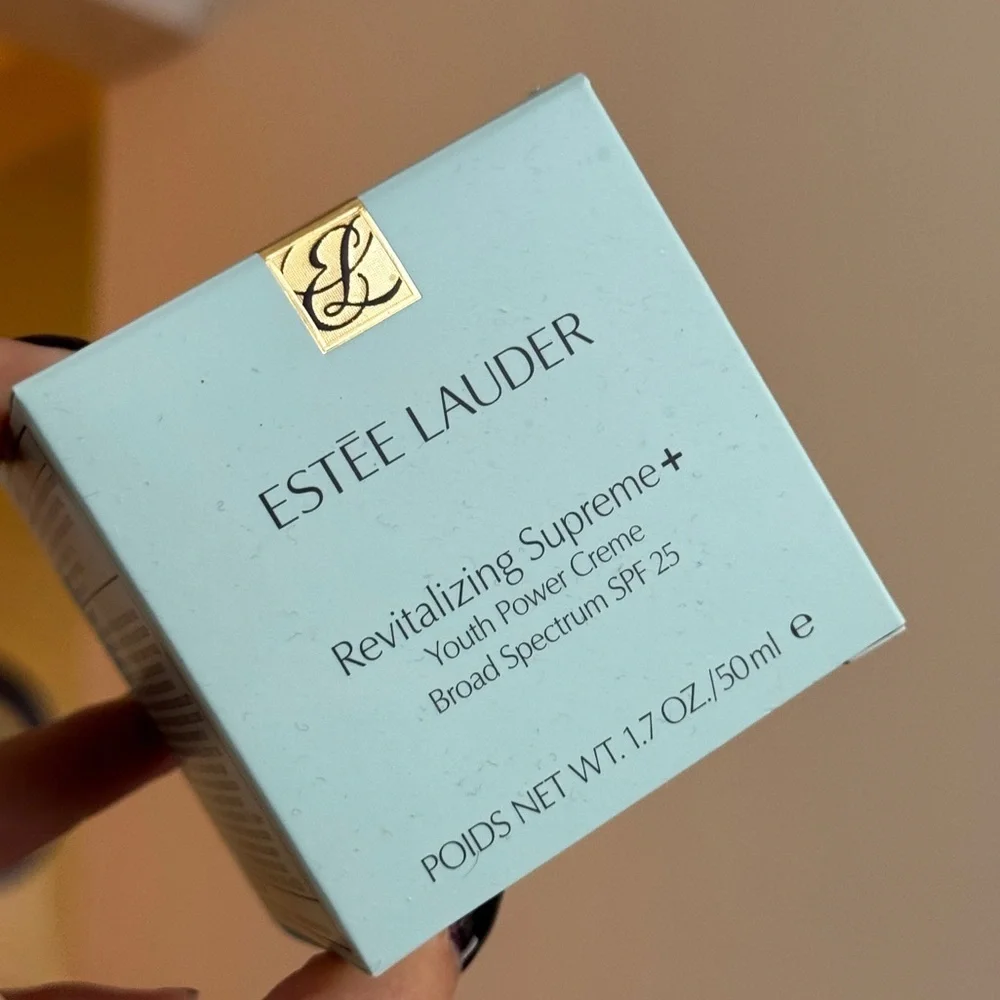 Estee Lauder Revitalizing Supreme+ Youth Power Creme SPF 25 - Picture 3 of 3